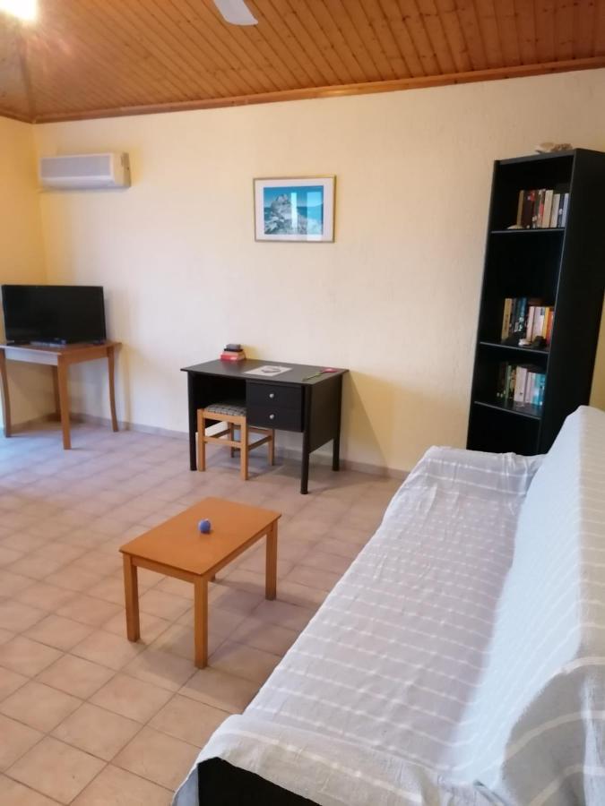 סקופלוס טאון Villa Evmenia Panoramic View & Sea Front Apartments מראה חיצוני תמונה