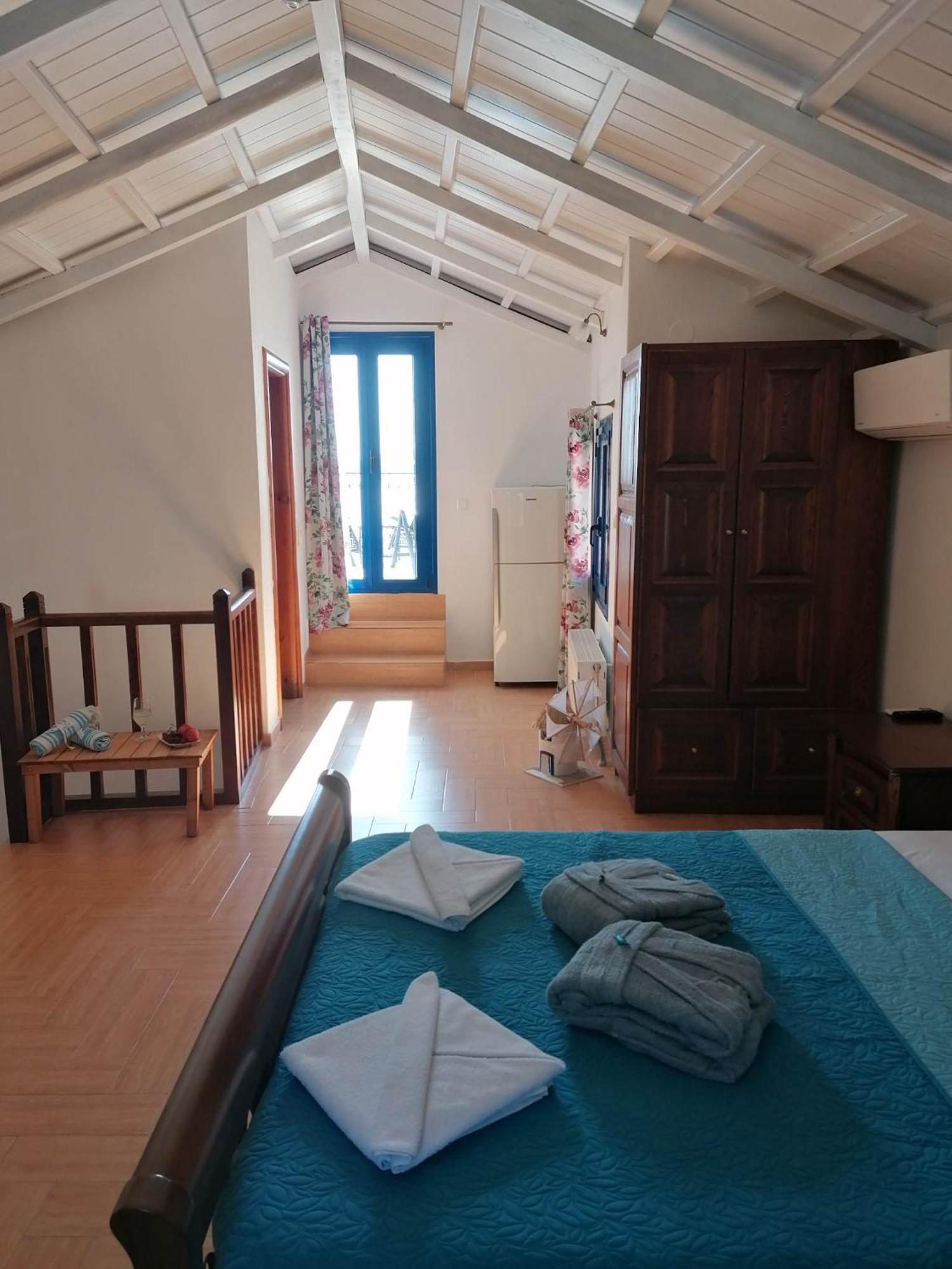 סקופלוס טאון Villa Evmenia Panoramic View & Sea Front Apartments מראה חיצוני תמונה