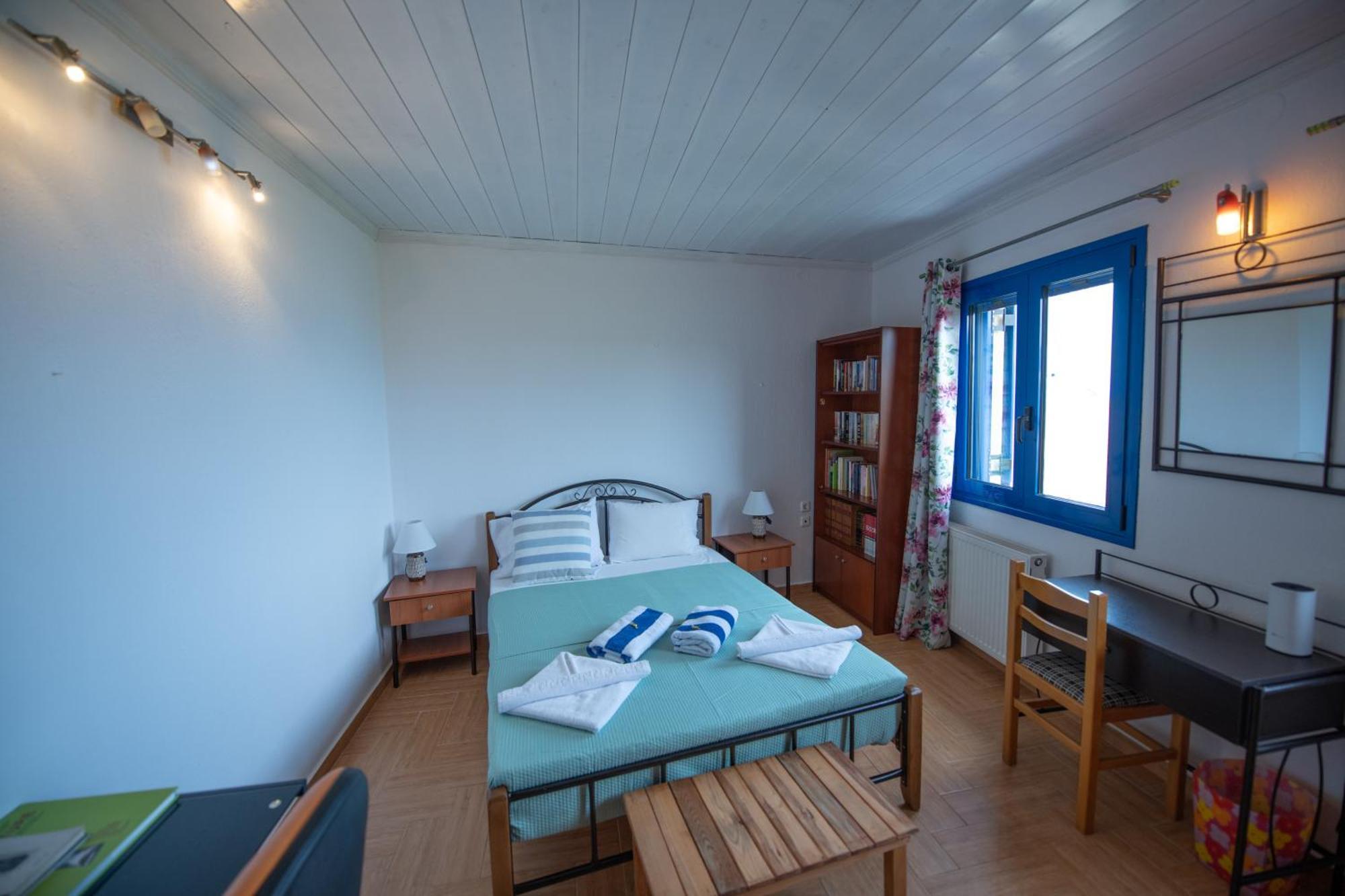 סקופלוס טאון Villa Evmenia Panoramic View & Sea Front Apartments מראה חיצוני תמונה