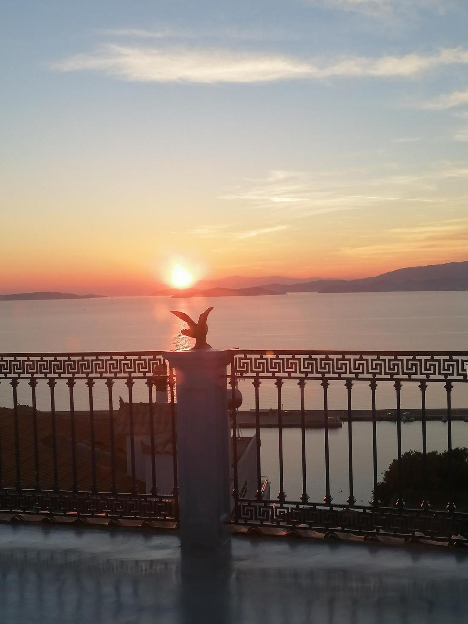 סקופלוס טאון Villa Evmenia Panoramic View & Sea Front Apartments מראה חיצוני תמונה